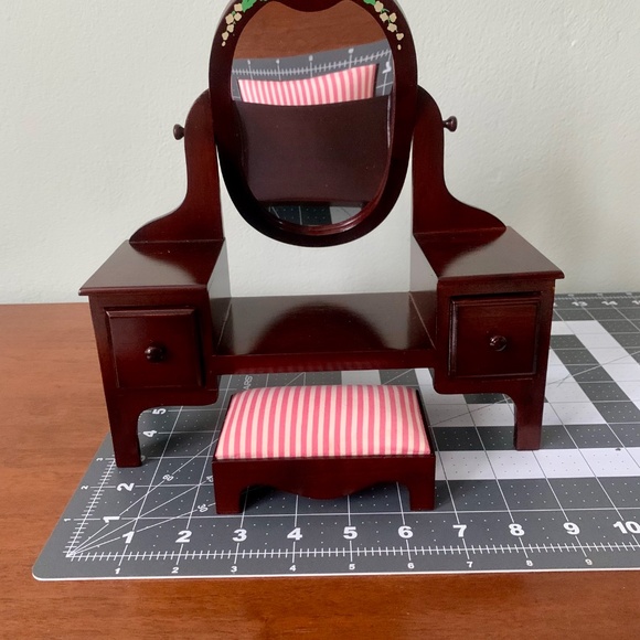 Muffy VanderBear Collection Boudoir Vanity with Bench & Mirror Item #4394 - Picture 3 of 9